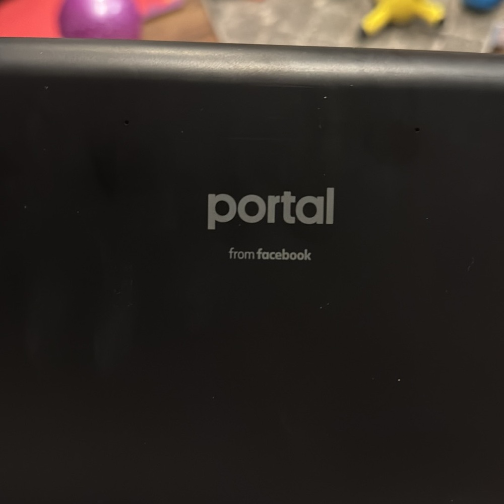 Facebook Portal - Picture 3 of 3